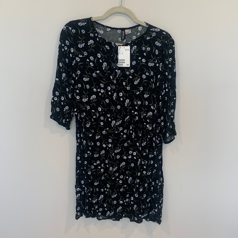 Divided H&M Black with Blue and White Flower Dress Button Up 1/2 Sleeve Size 4